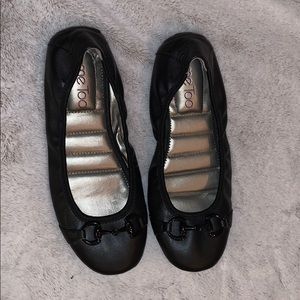 Black ballet flats